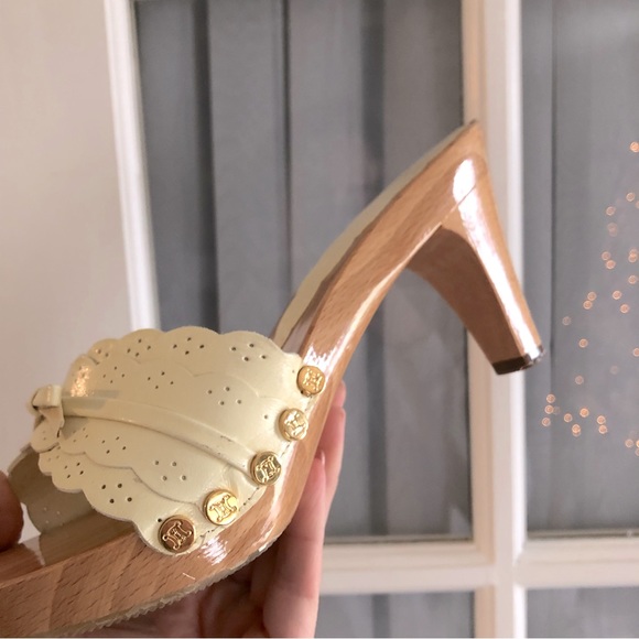CELINE Ivory/Cream Wooden Heels with Bow - Picture 5 of 15